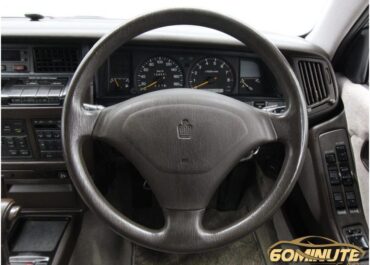 Toyota Crown Royal Saloon Station Wagon automatic JDM